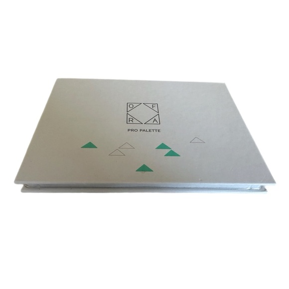 OFRA Cosmetics – BOHO PALETTE – Full Face Pro Palette - Picture 5 of 6